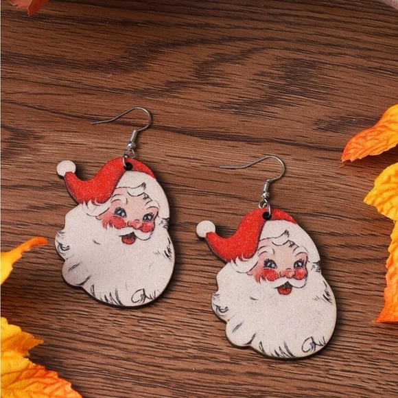 Vintage Style Santa Earrings - Picture 3 of 5